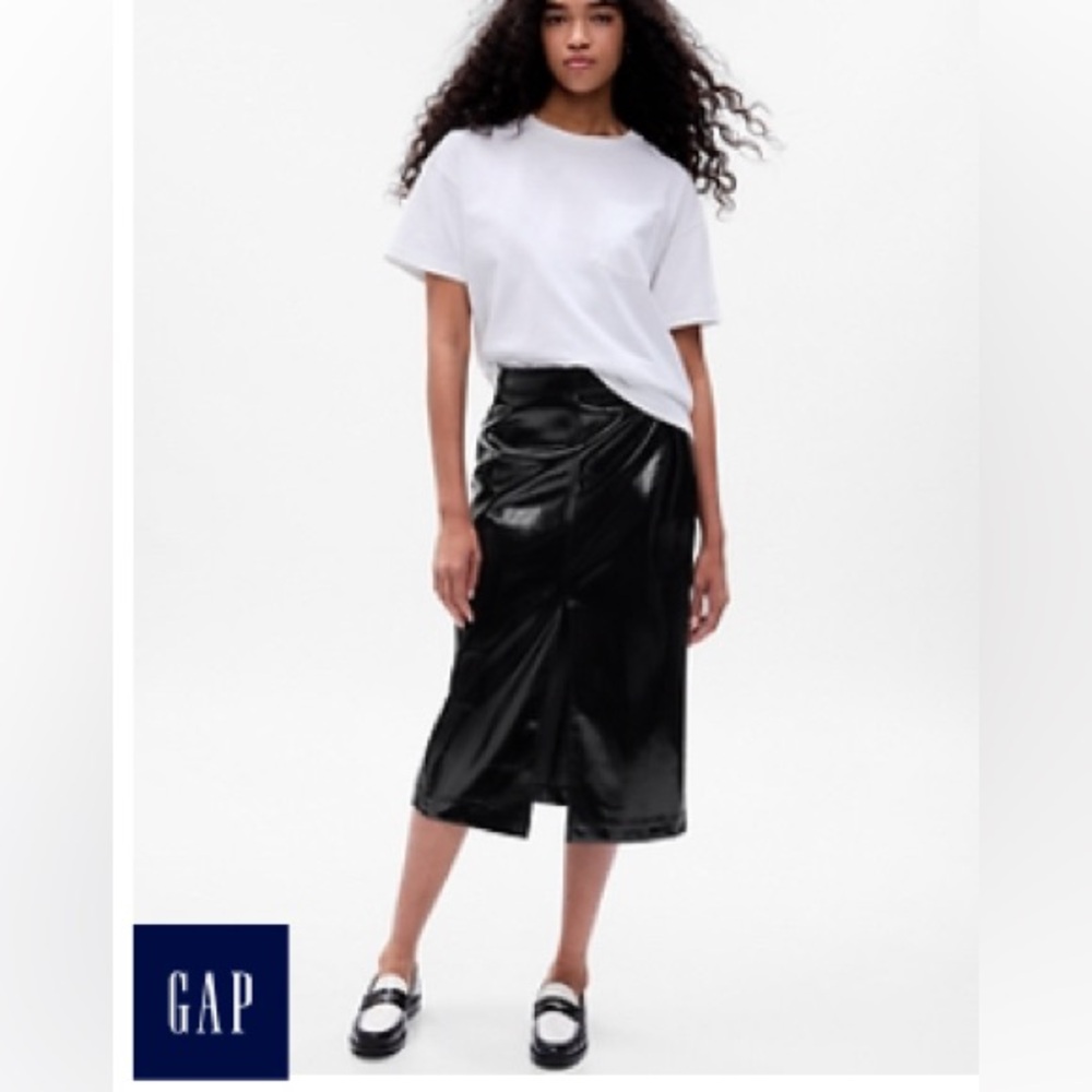 Black vinyl GAP skirt, NWT